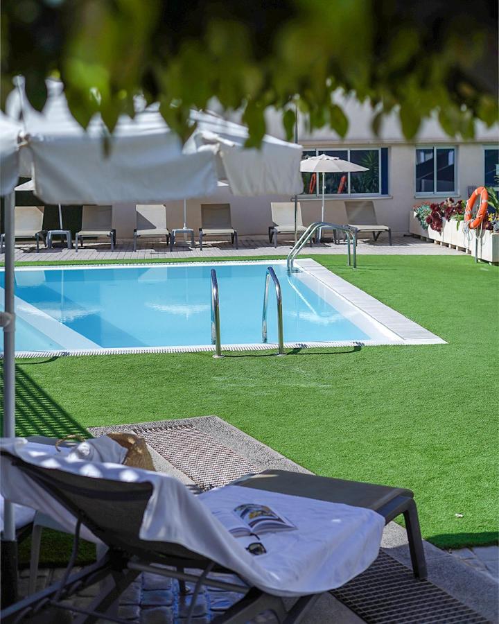 Cornisa Apartments Паталавака Екстериор снимка