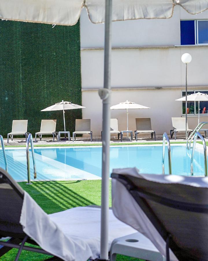 Cornisa Apartments Паталавака Екстериор снимка