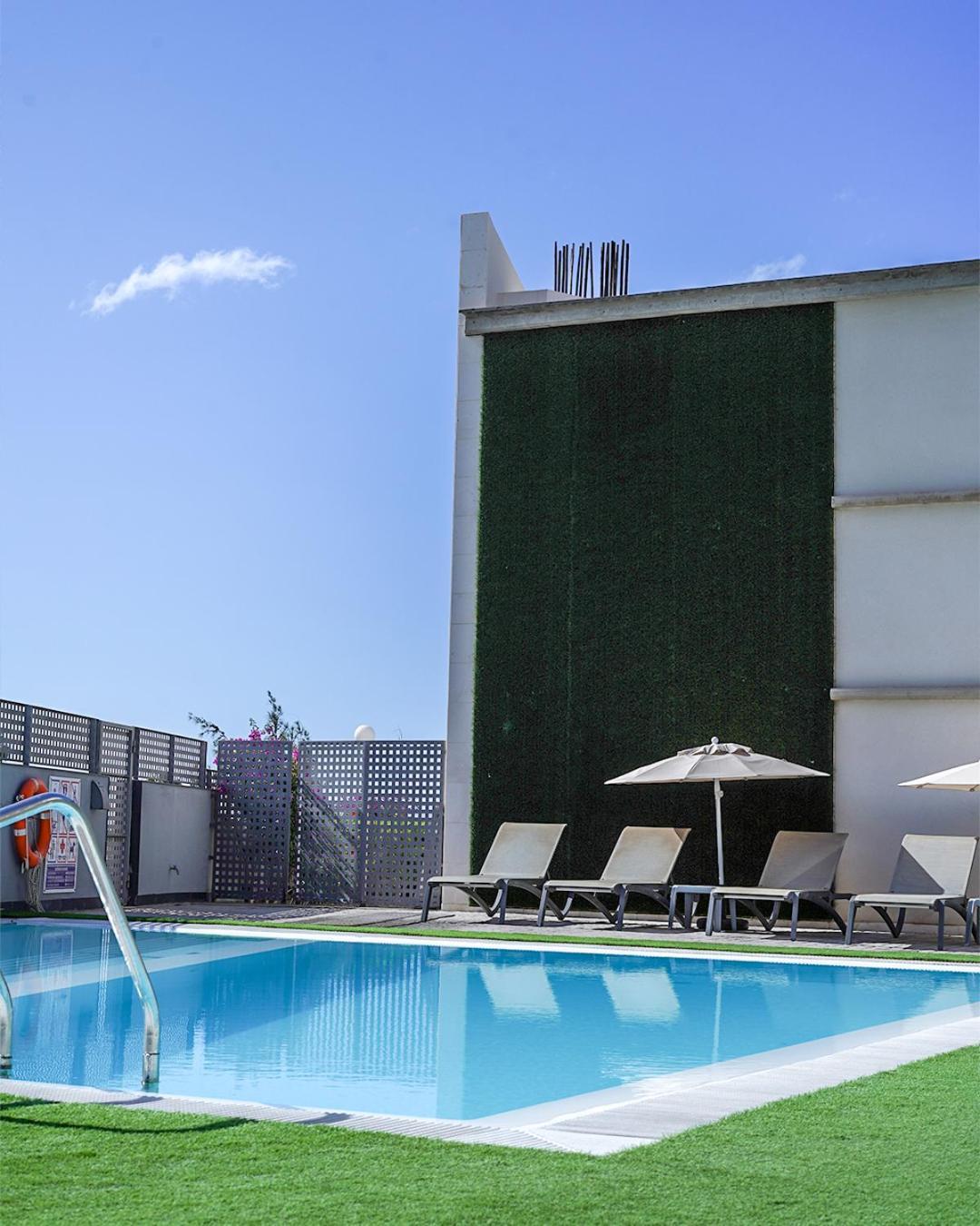 Cornisa Apartments Паталавака Екстериор снимка